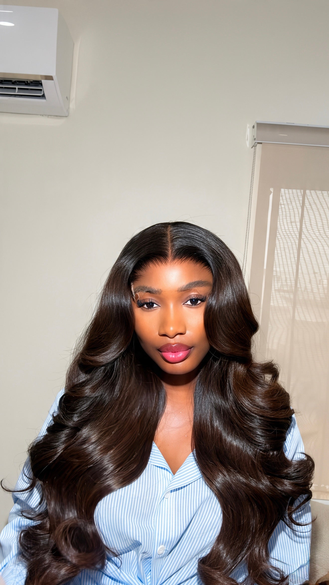 CHOCOLATE WAVY HAIR