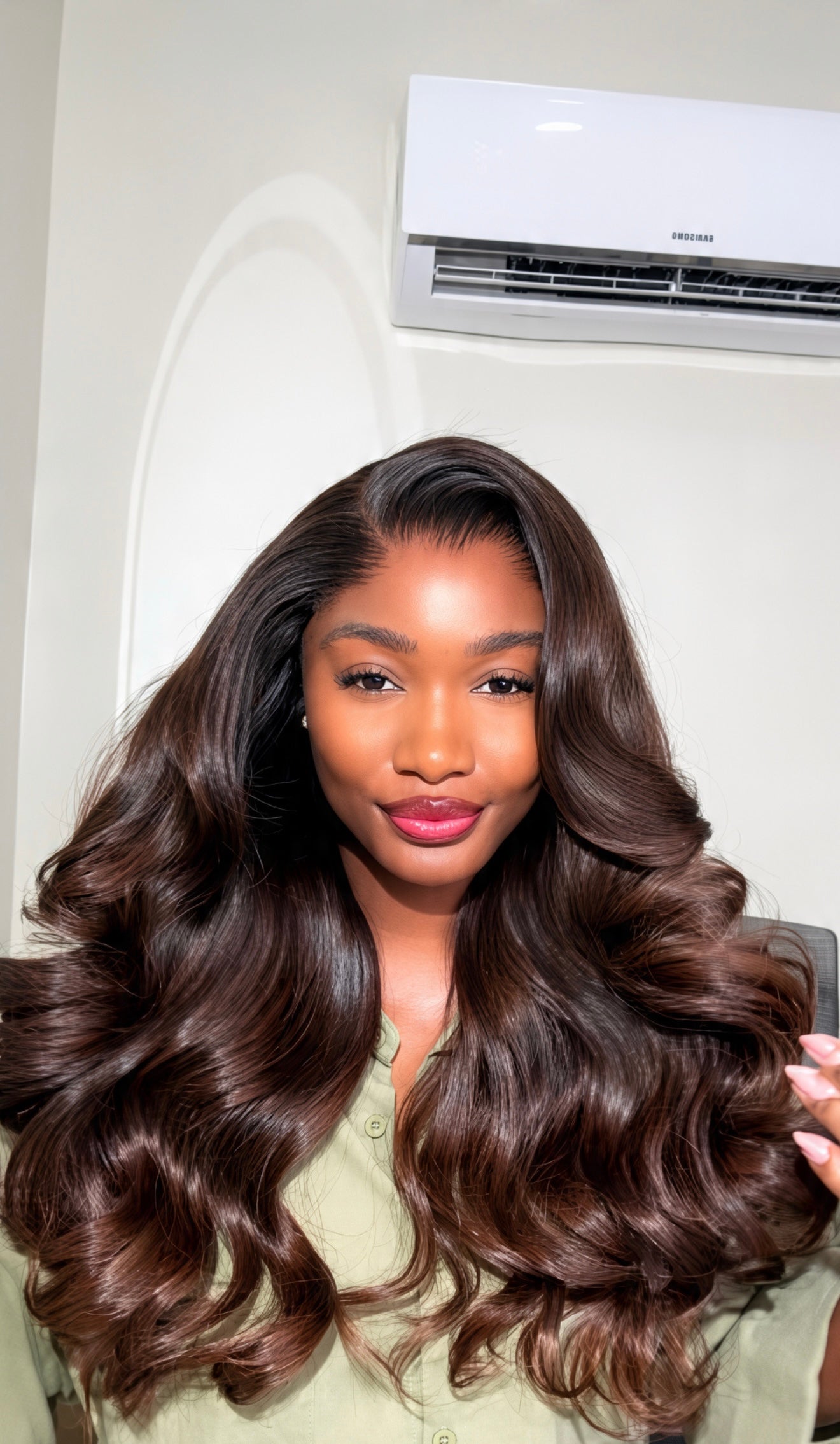 CHOCOLATE WAVY HAIR