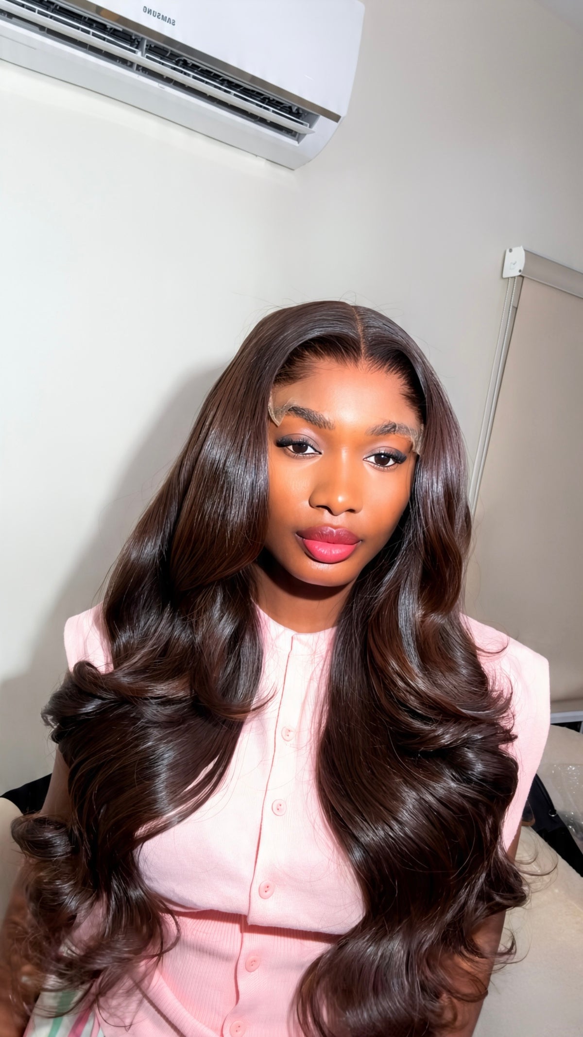 26 INCHES CHOCOLATE WAVY HAIR